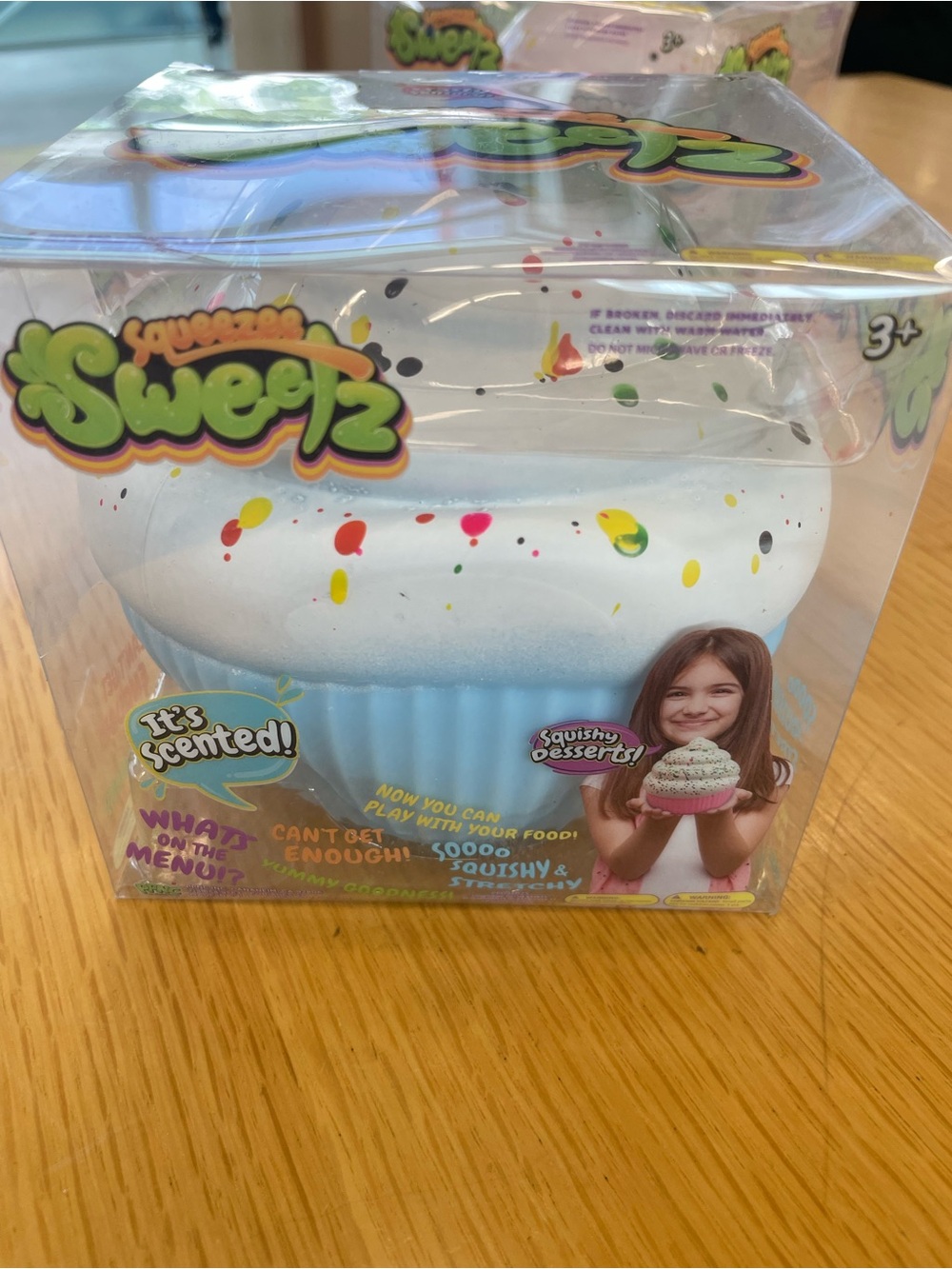 Scented Squishy Dessert Toy - White & Light Blue Cupcake